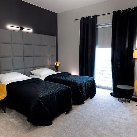 Hotel Absolwent Gostyń Eksteriør billede