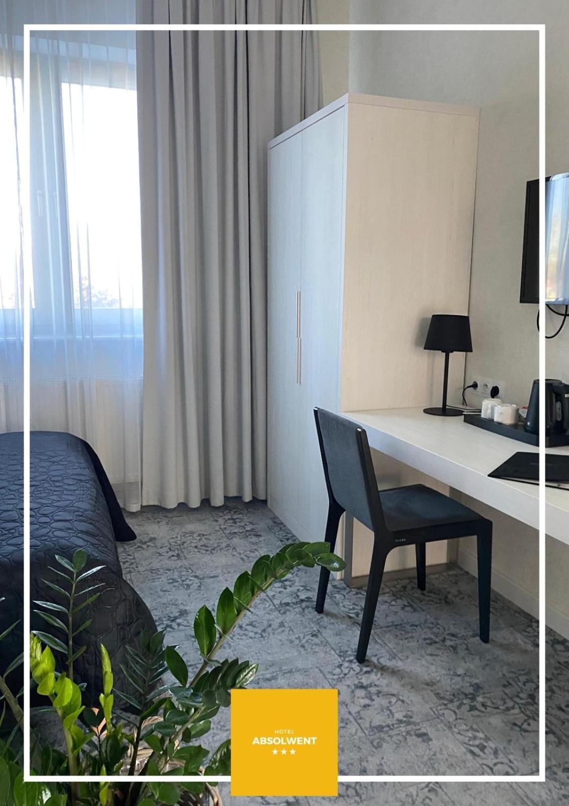 Hotel Absolwent Gostyń Eksteriør billede