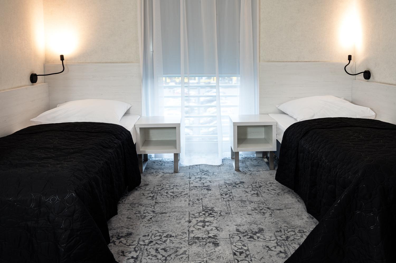 Hotel Absolwent Gostyń Eksteriør billede