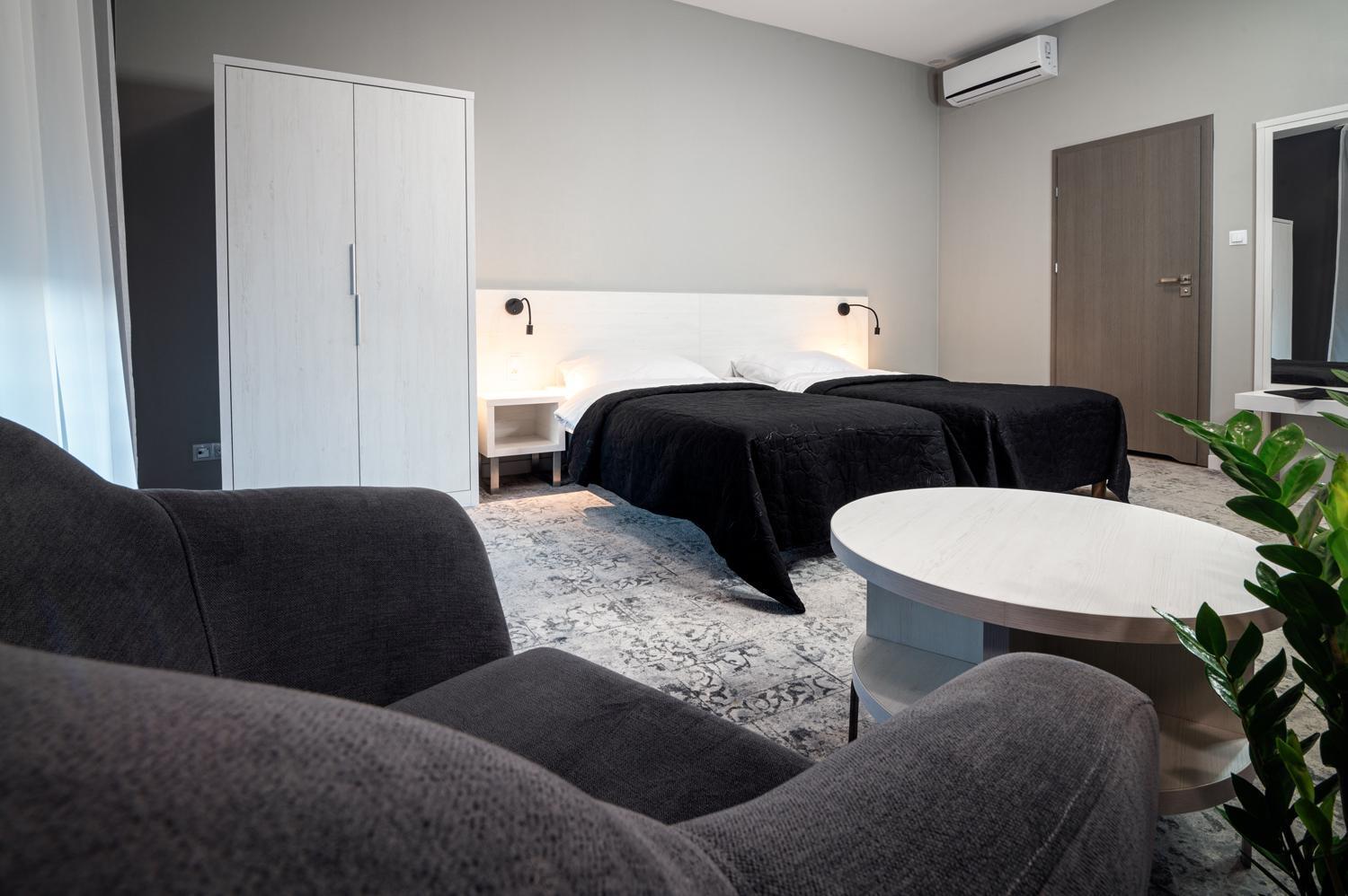 Hotel Absolwent Gostyń Eksteriør billede
