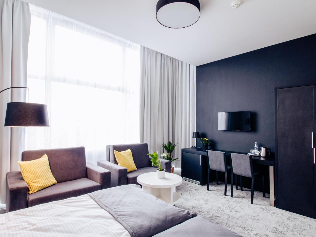 Hotel Absolwent Gostyń Eksteriør billede